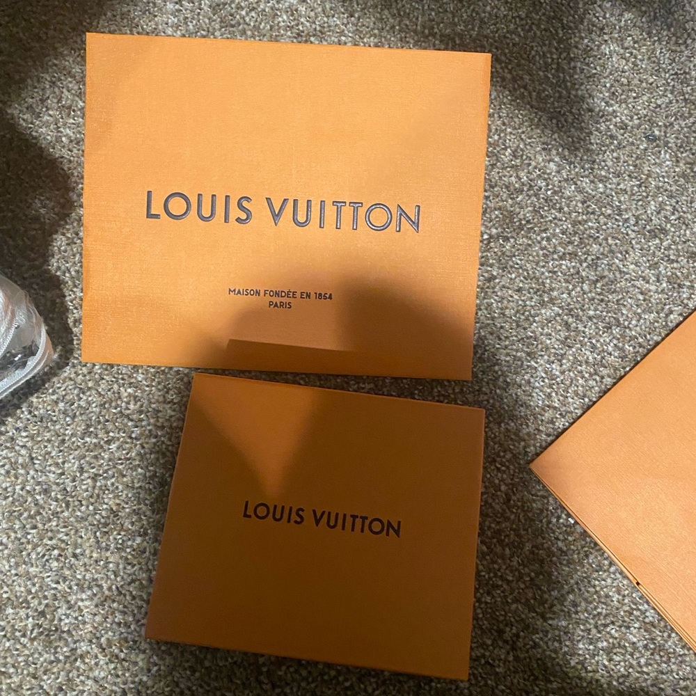 wallet box and bag